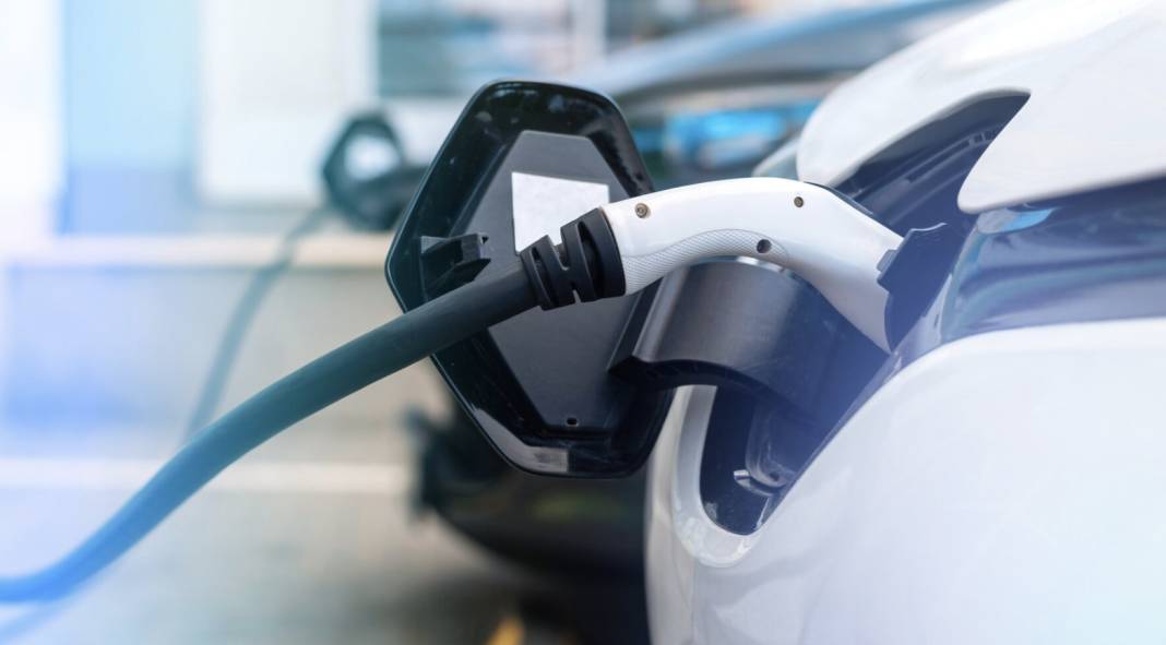 ÖTV ZAMMI SONRASI ELEKTRİKLİ OTOMOBİL FİYATLARI NE KADAR OLDU? Elektrikli araçların fiyatları artışa geçecek! 4